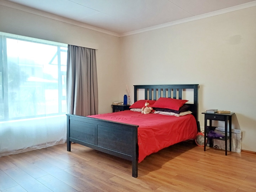 4 Bedroom Property for Sale in Reebok Western Cape